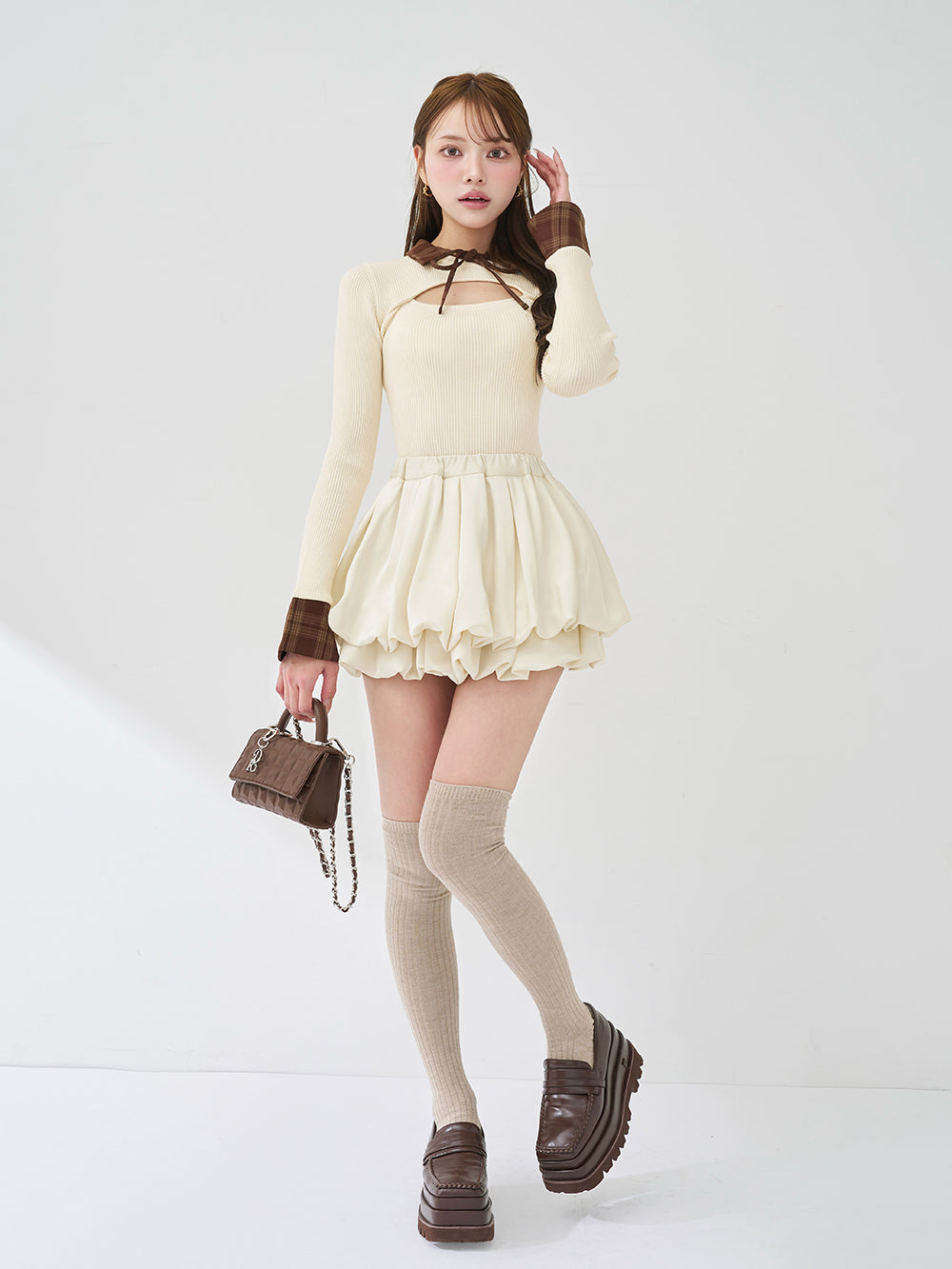 モデル：163cm（着用サイズ：FREE　着用カラー：BLK）