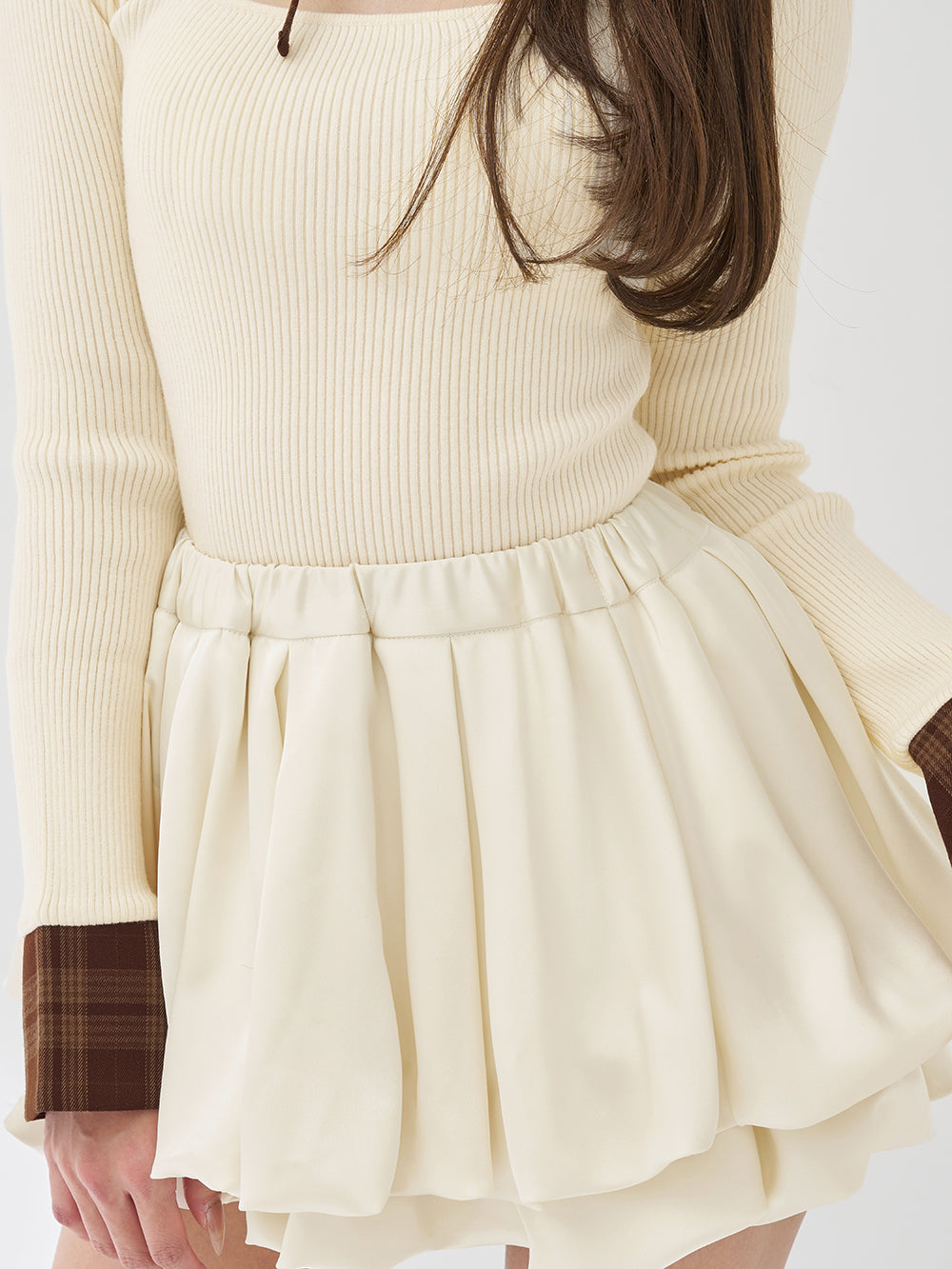 モデル：163cm（着用サイズ：FREE　着用カラー：BLK）