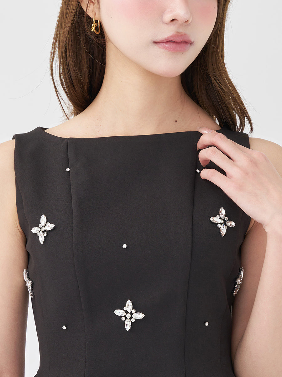 モデル：163cm（着用サイズ：FREE　着用カラー：BLK）