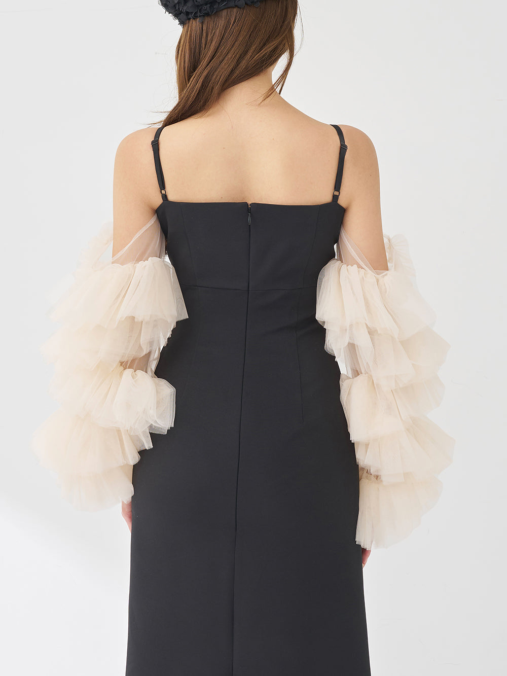 モデル：163cm（着用サイズ：FREE　着用カラー：BLK）