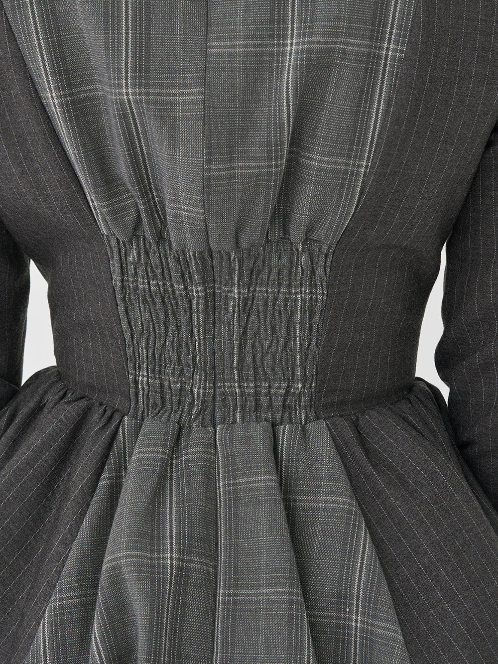 モデル：163cm（着用サイズ：FREE　着用カラー：GRY）