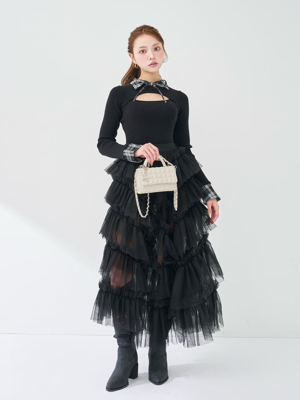 モデル：163cm（着用サイズ：FREE　着用カラー：BLK）