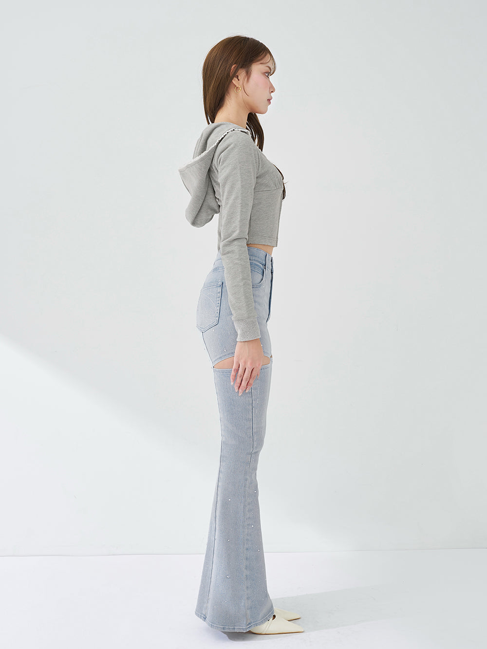 モデル：163cm（着用サイズ：M　着用カラー：I-BLU）