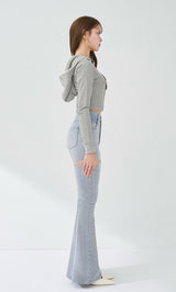 モデル：163cm（着用サイズ：M　着用カラー：I-BLU）