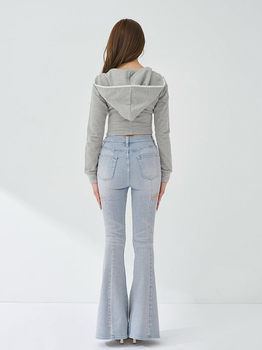 モデル：163cm（着用サイズ：M　着用カラー：I-BLU）