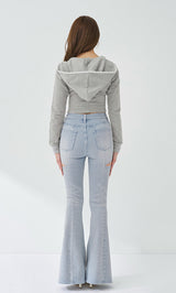 モデル：163cm（着用サイズ：M　着用カラー：I-BLU）