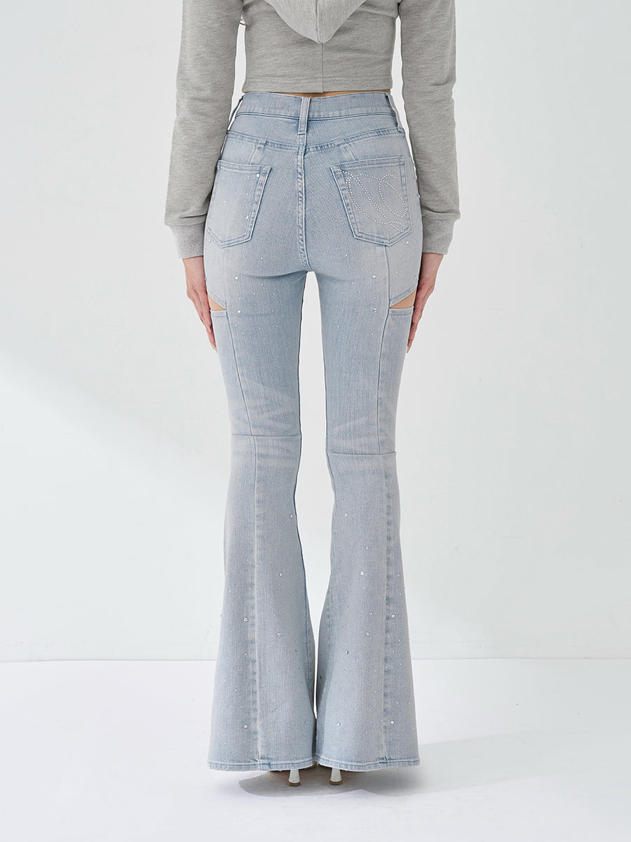 モデル：163cm（着用サイズ：M　着用カラー：I-BLU）