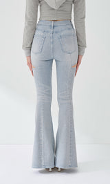 モデル：163cm（着用サイズ：M　着用カラー：I-BLU）