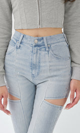 モデル：163cm（着用サイズ：M　着用カラー：I-BLU）