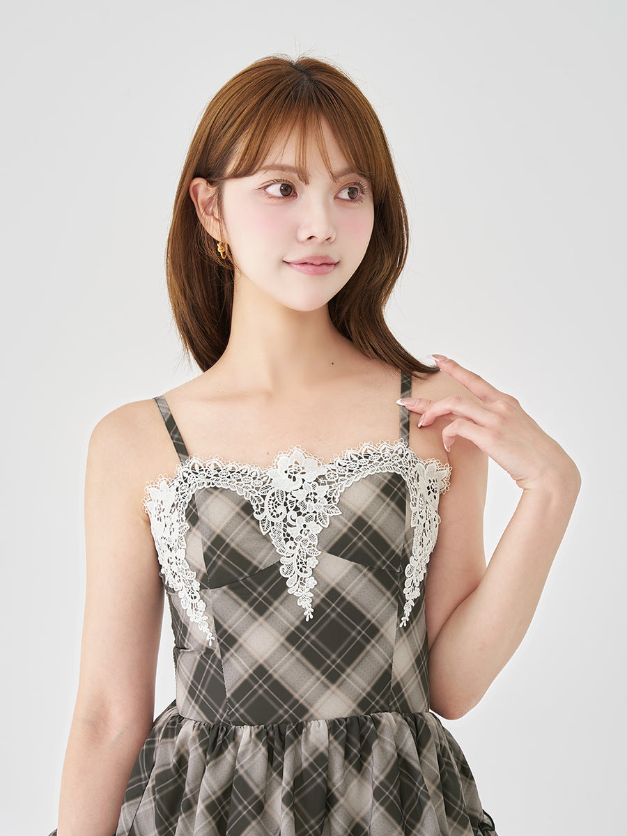 モデル：163cm（着用サイズ：FREE　着用カラー：BLK）