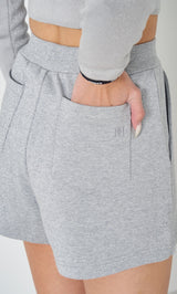 モデル：163cm（着用サイズ：FREE　着用カラー：GRY）