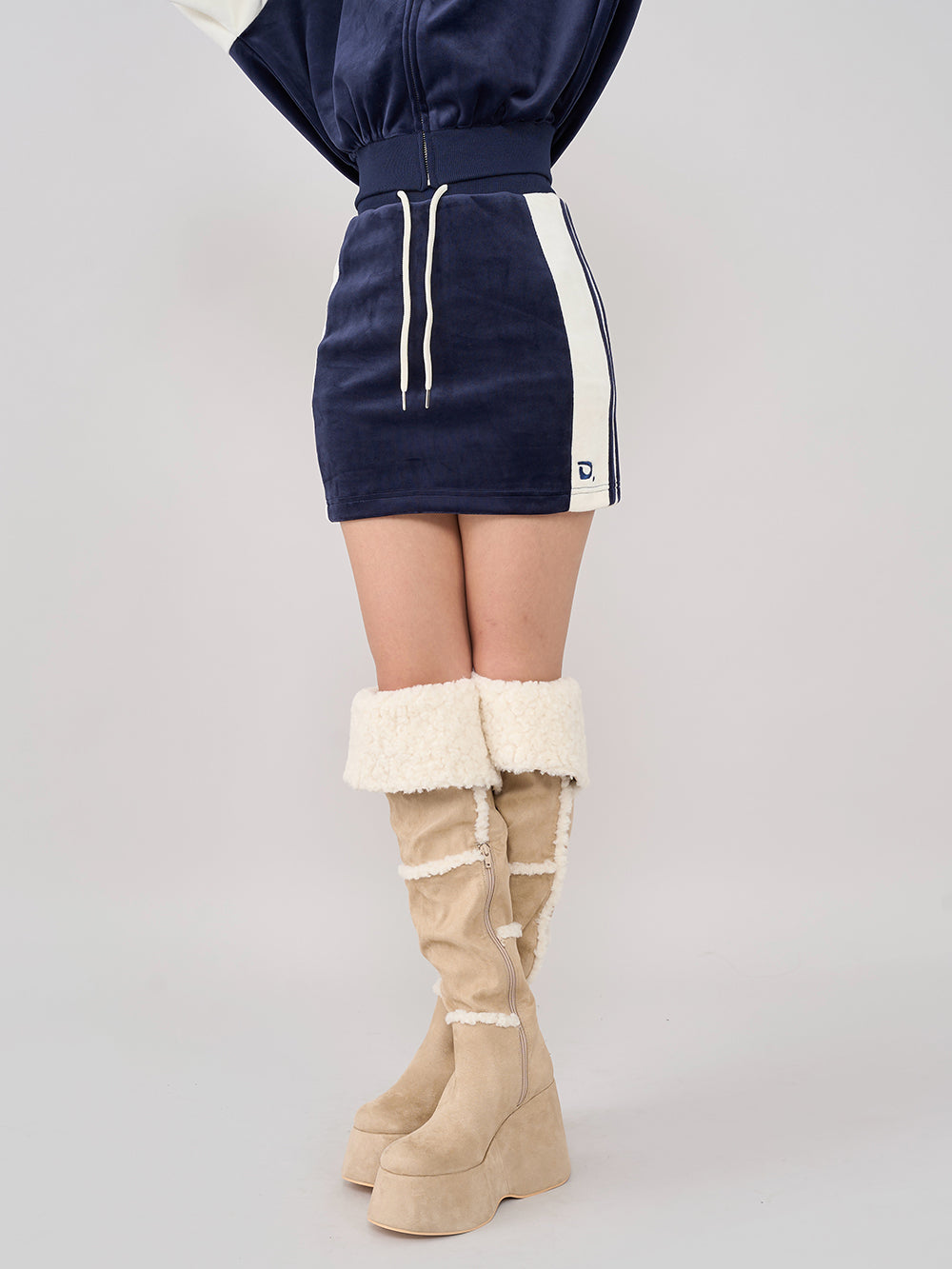 モデル：163cm（着用サイズ：FREE　着用カラー：NVY）