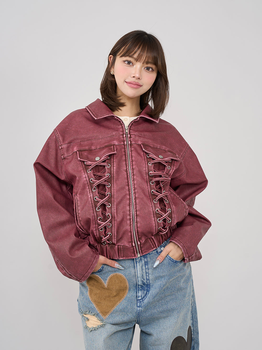 モデル：163cm（着用サイズ：FREE　着用カラー：RED）