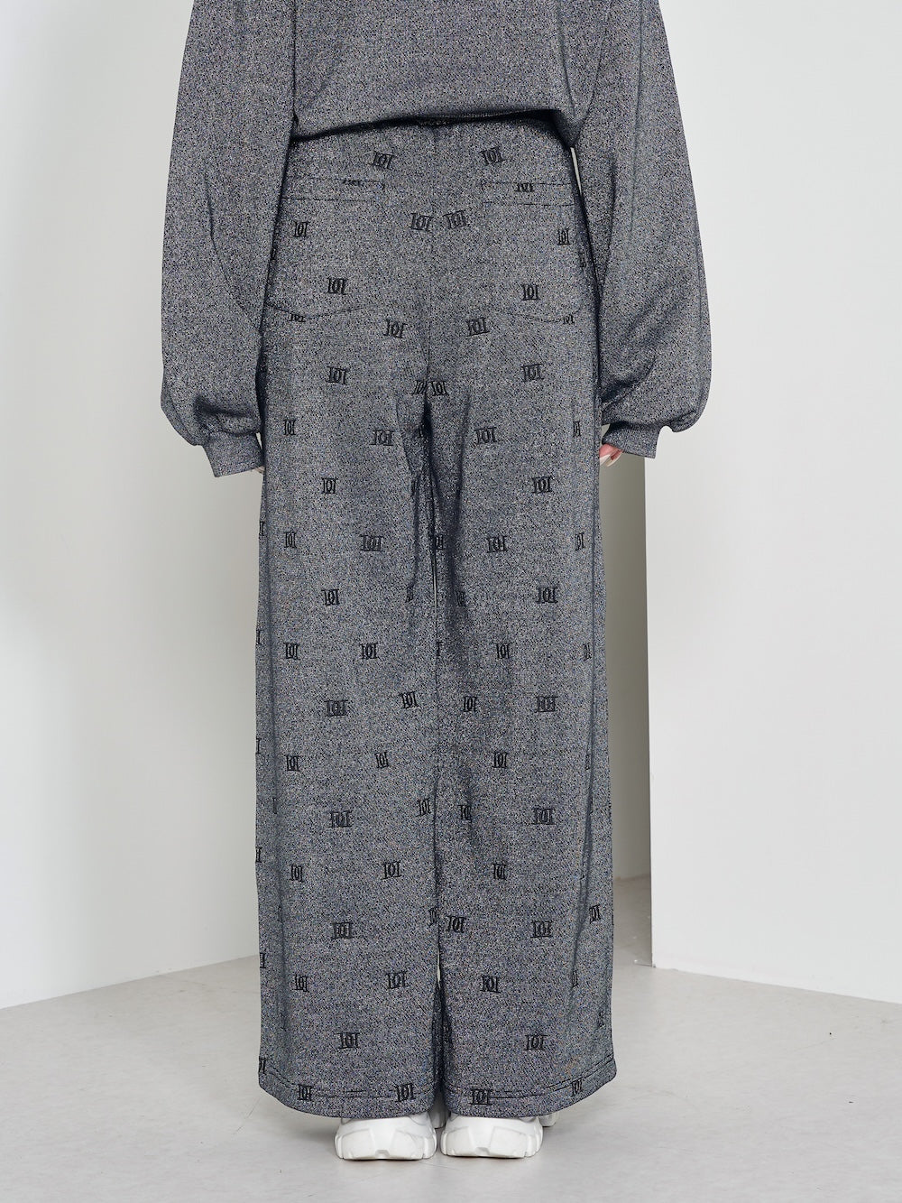 ロゴパターンラメスウェットパンツ – Darich (ダーリッチ)