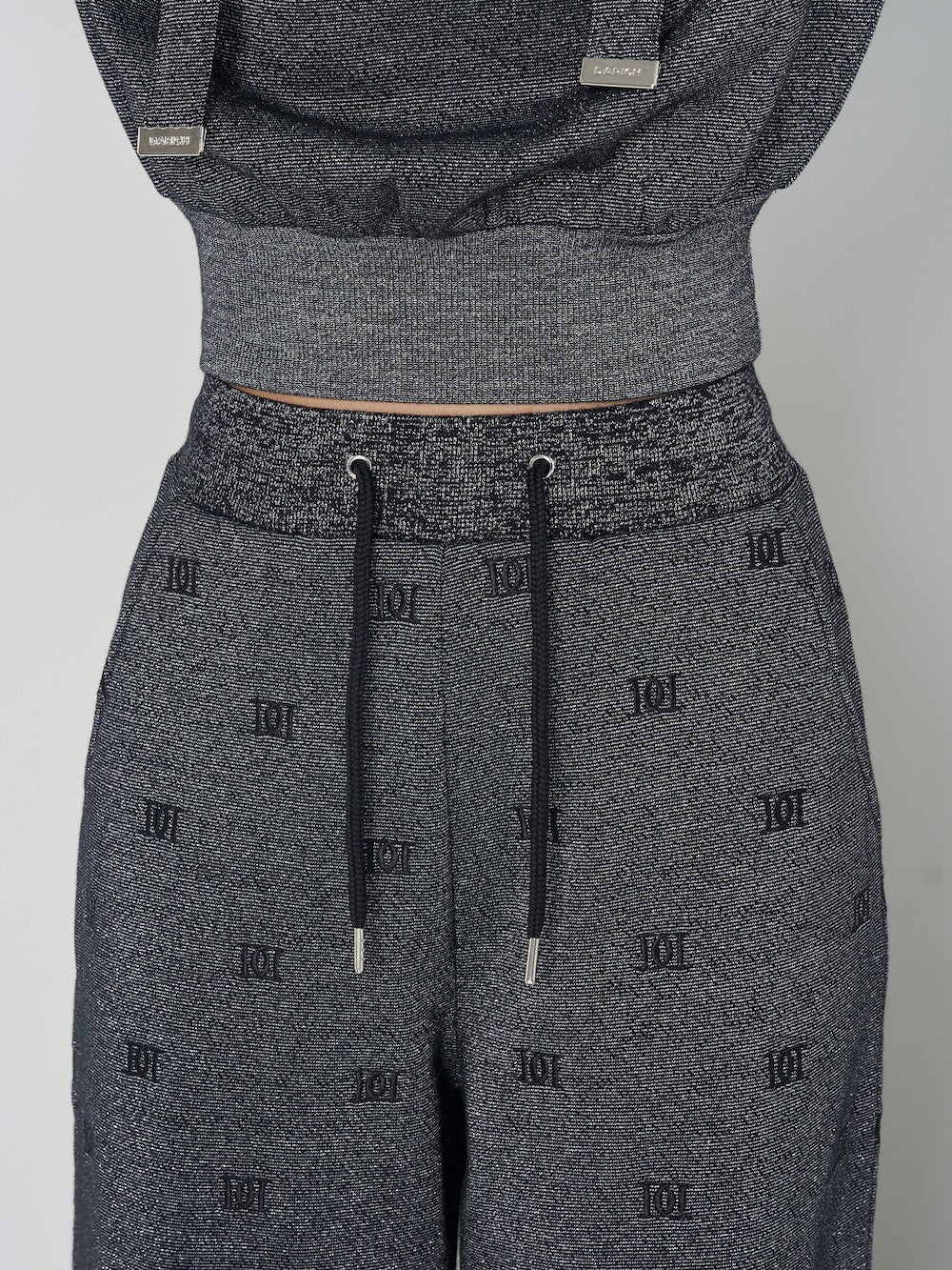 ロゴパターンラメスウェットパンツ – Darich (ダーリッチ)