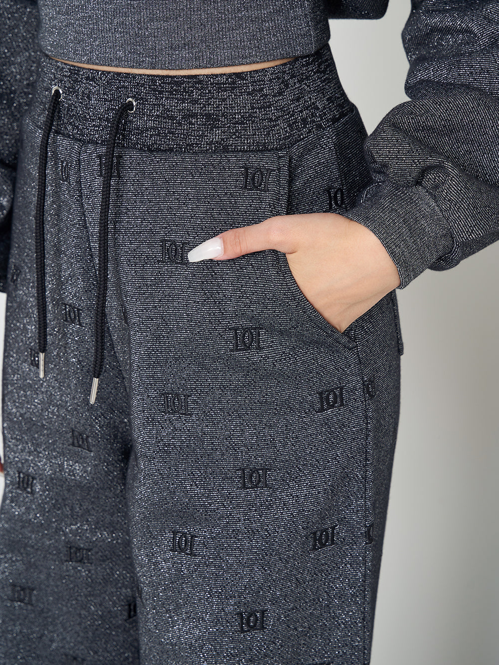 ロゴパターンラメスウェットパンツ – Darich (ダーリッチ)