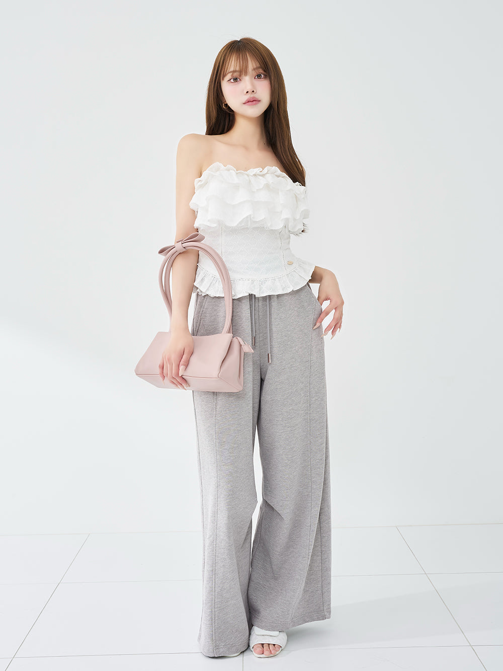 モデル：163cm（着用サイズ：FREE　着用カラー：GRY）