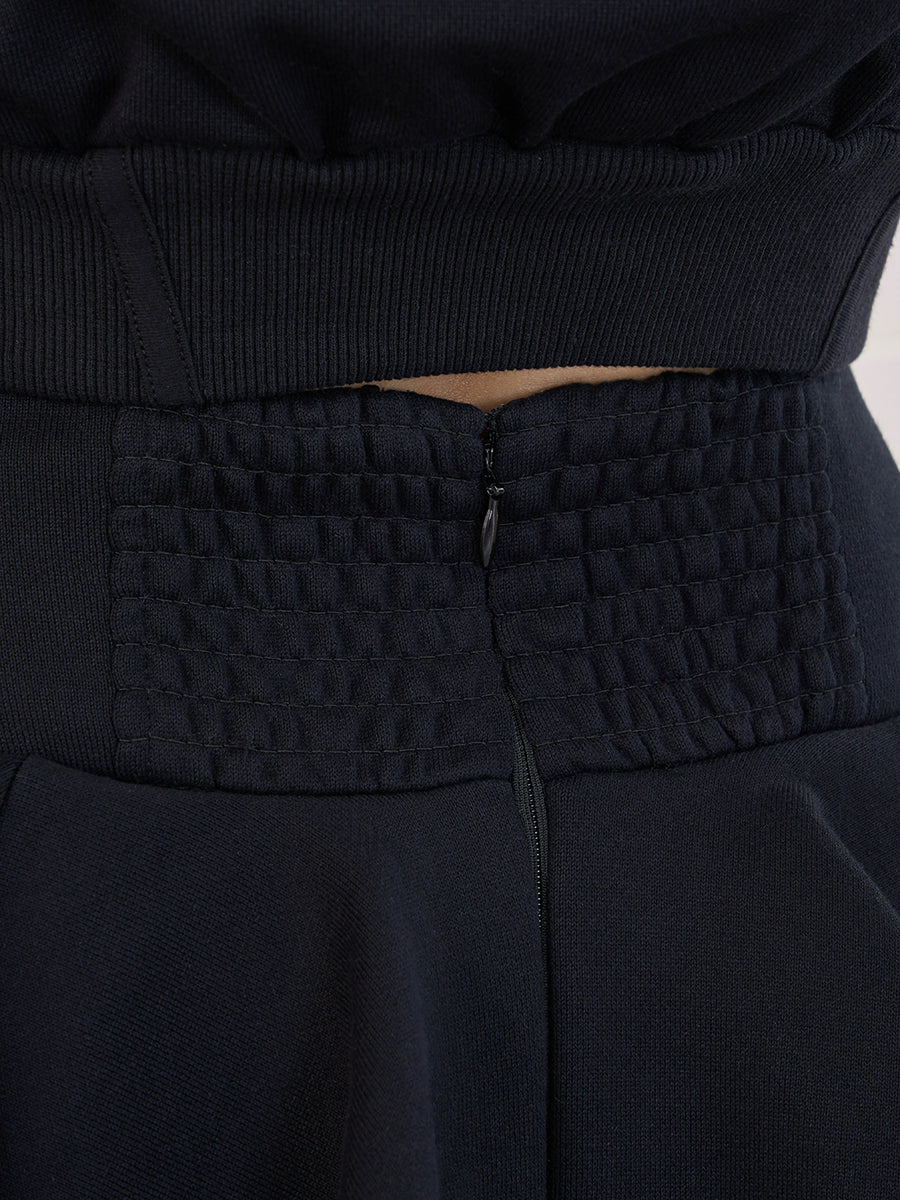 モデル：163cm（着用サイズ：FREE　着用カラー：BLK）