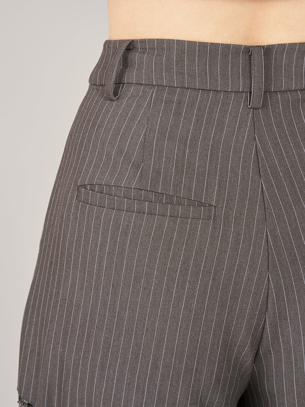 モデル：163cm（着用サイズ：S　着用カラー：GRY）