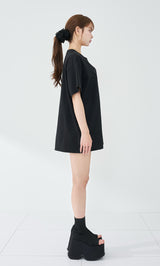 モデル：163cm（着用サイズ：FREE　着用カラー：BLK）