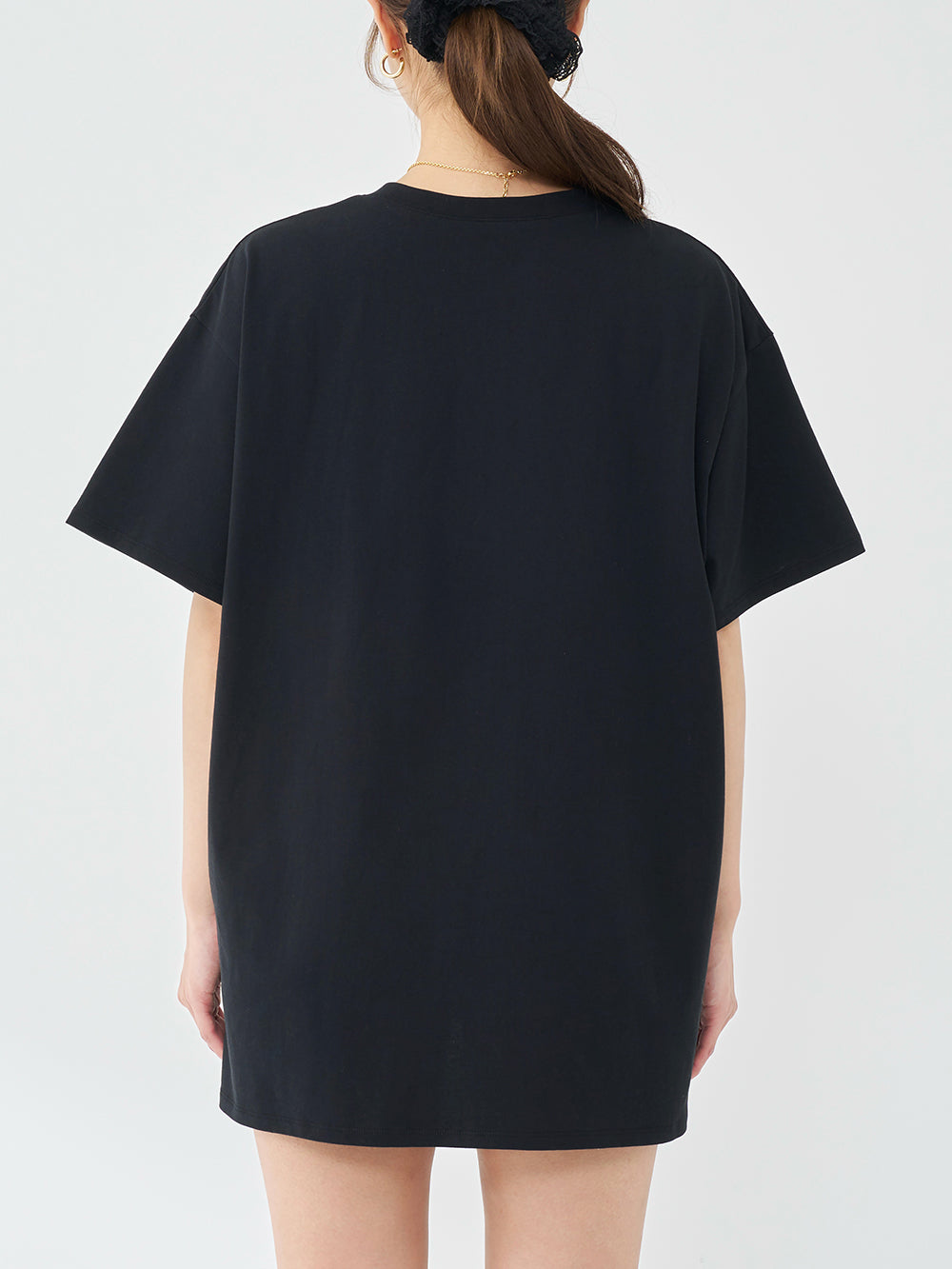 モデル：163cm（着用サイズ：FREE　着用カラー：BLK）