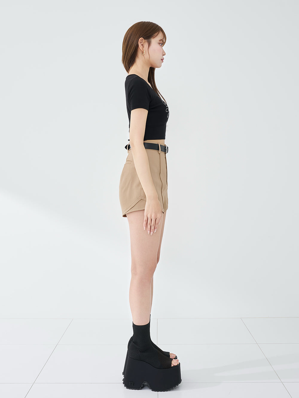 モデル：163cm（着用サイズ：FREE　着用カラー：BLK）