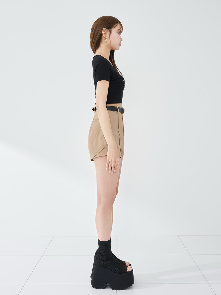 モデル：163cm（着用サイズ：FREE　着用カラー：BLK）