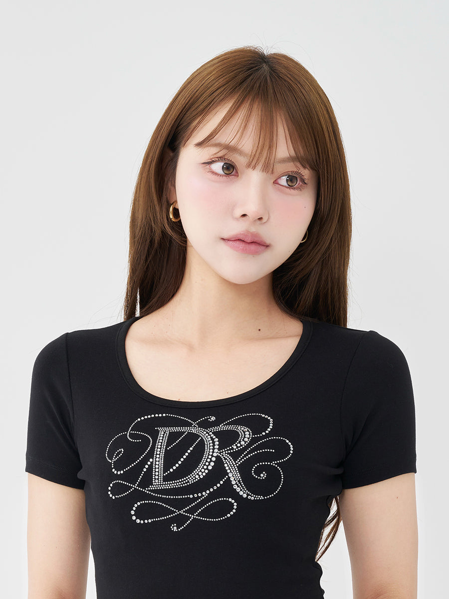 モデル：163cm（着用サイズ：FREE　着用カラー：BLK）