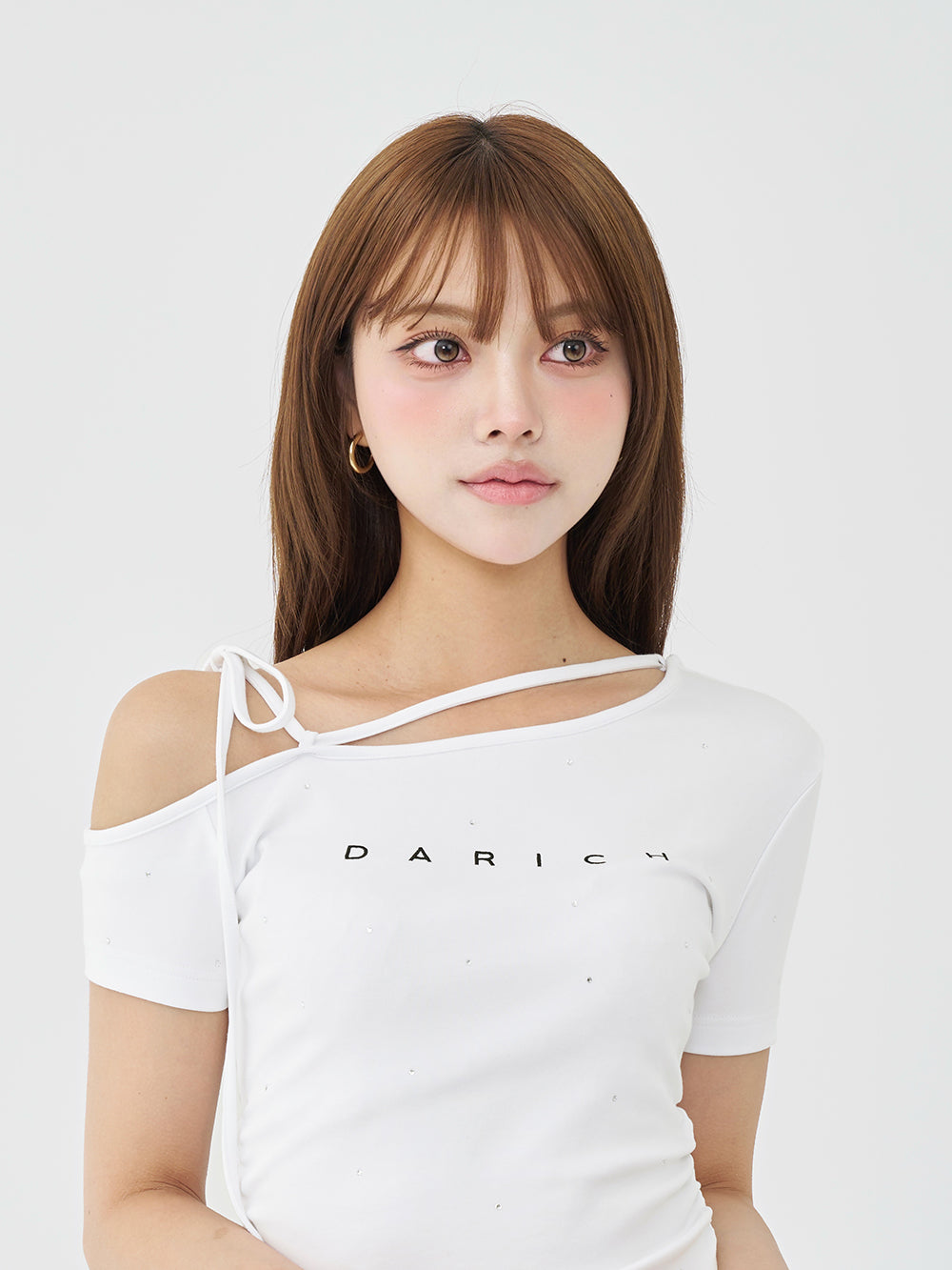 ネックリボンワンショルダーTシャツ