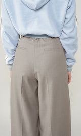 モデル：163cm（着用サイズ：FREE　着用カラー：GRY）