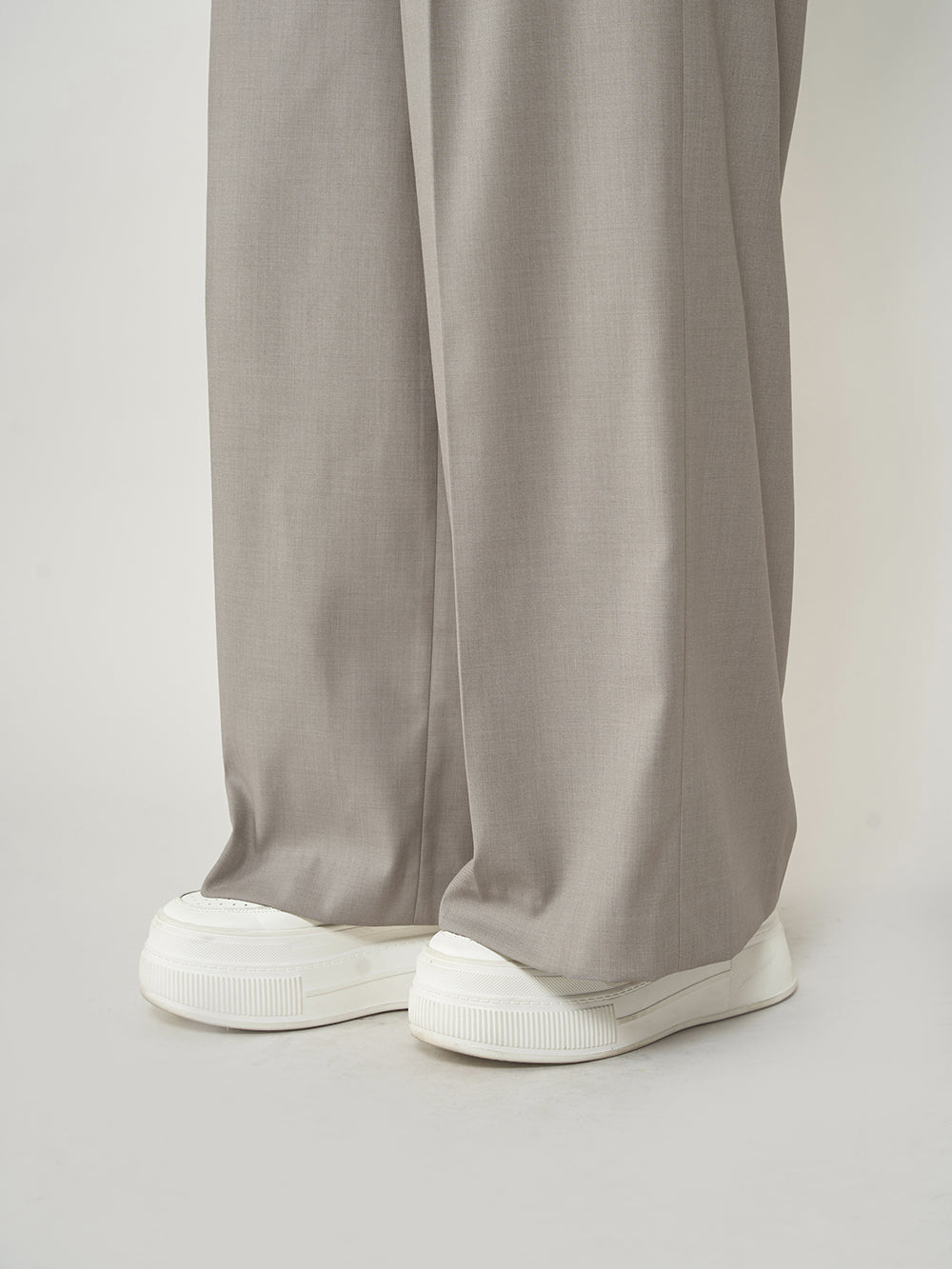 モデル：163cm（着用サイズ：FREE　着用カラー：GRY）