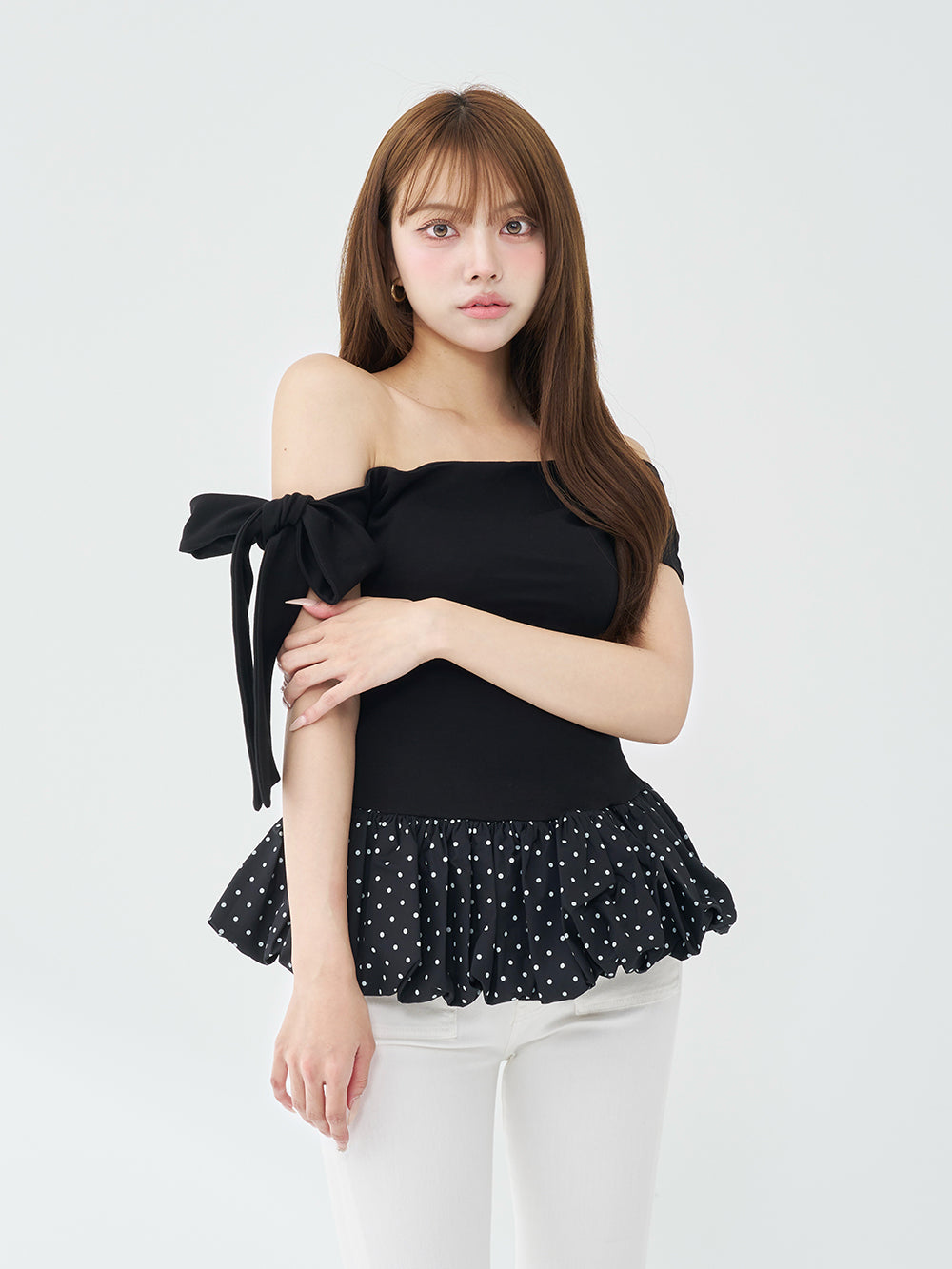 モデル：163cm（着用サイズ：FREE　着用カラー：BLK）