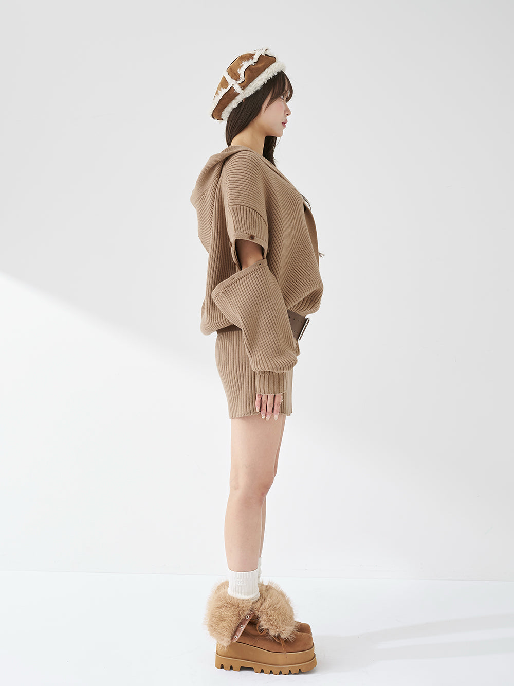 モデル：163cm（着用サイズ：FREE　着用カラー：MOC）