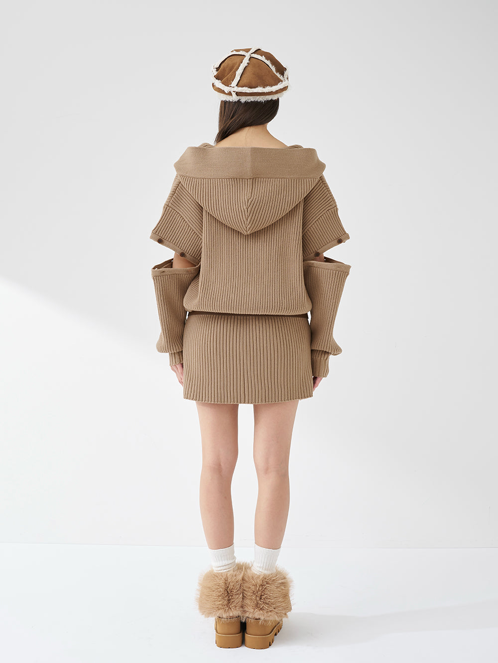 モデル：163cm（着用サイズ：FREE　着用カラー：MOC）