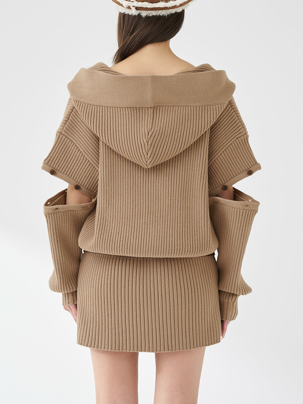 モデル：163cm（着用サイズ：FREE　着用カラー：MOC）