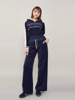 モデル：163cm（着用サイズ：FREE　着用カラー：NVY）