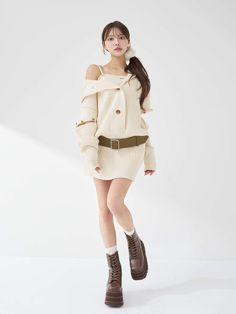 モデル：163cm（着用サイズ：FREE　着用カラー：IVO）