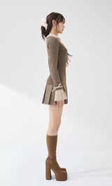 モデル：163cm（着用サイズ：FREE　着用カラー：MOC）