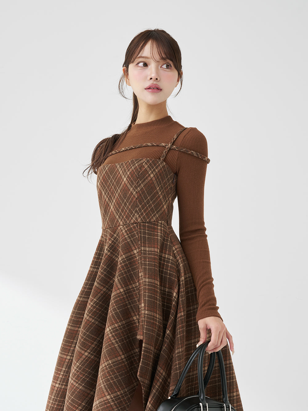 モデル：163cm（着用サイズ：FREE　着用カラー：BRN）