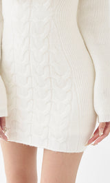 モデル：163cm（着用サイズ：FREE　着用カラー：IVO）