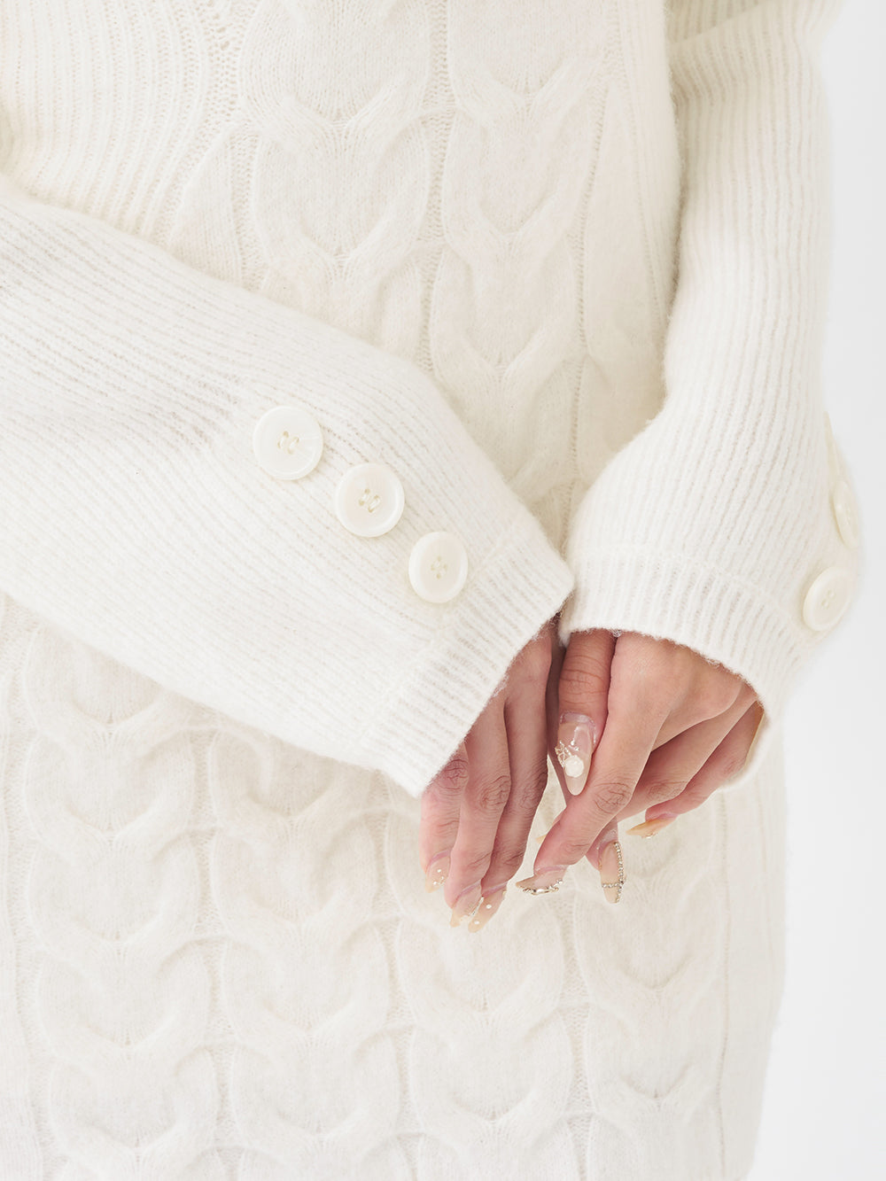 モデル：163cm（着用サイズ：FREE　着用カラー：IVO）