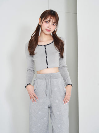 モデル：163cm（着用サイズ：FREE　着用カラー：GRY）