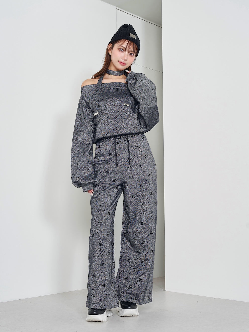 ロゴパターンラメスウェットパンツ – Darich (ダーリッチ)