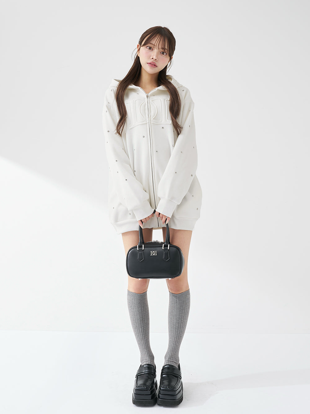 モデル：163cm（着用サイズ：FREE　着用カラー：WHT）