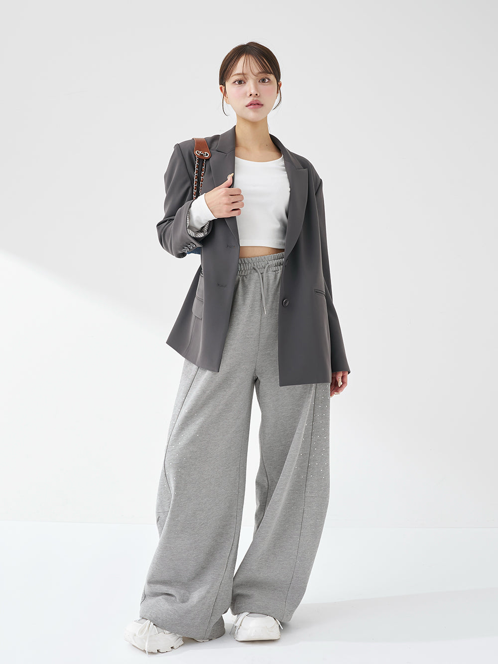 モデル：163cm（着用サイズ：FREE　着用カラー：GRY）