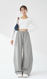 モデル：163cm（着用サイズ：FREE　着用カラー：GRY）