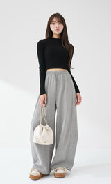 モデル：163cm（着用サイズ：FREE　着用カラー：GRY）