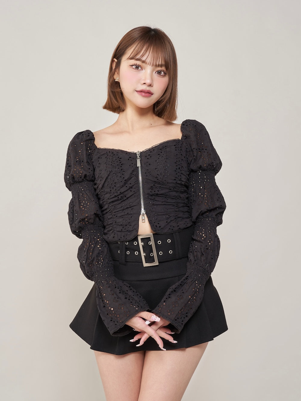 モデル：163cm（着用サイズ：FREE　着用カラー：BLK）