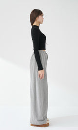 モデル：163cm（着用サイズ：FREE　着用カラー：GRY）