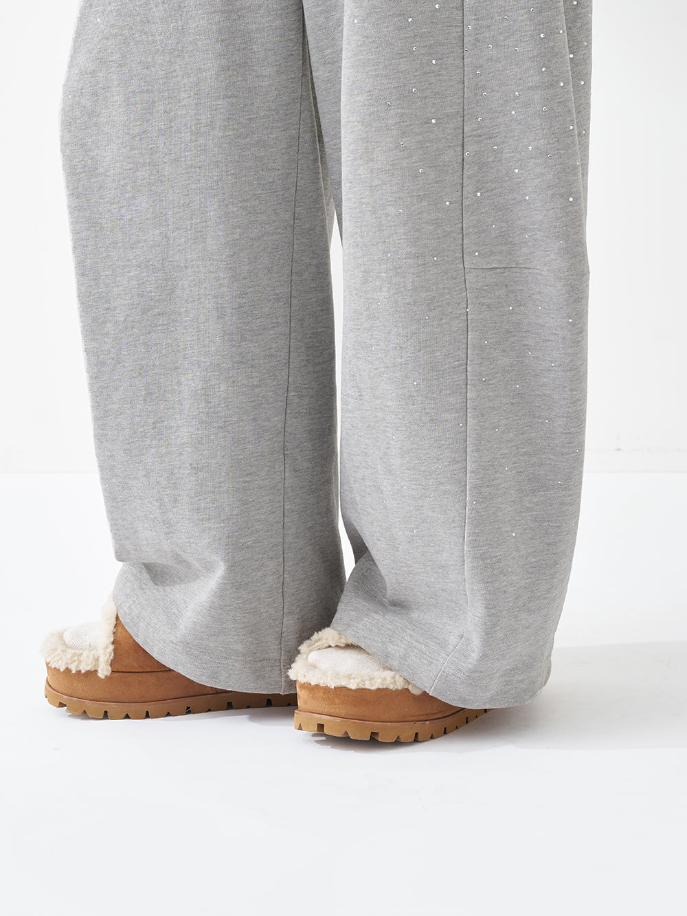 モデル：163cm（着用サイズ：FREE　着用カラー：GRY）